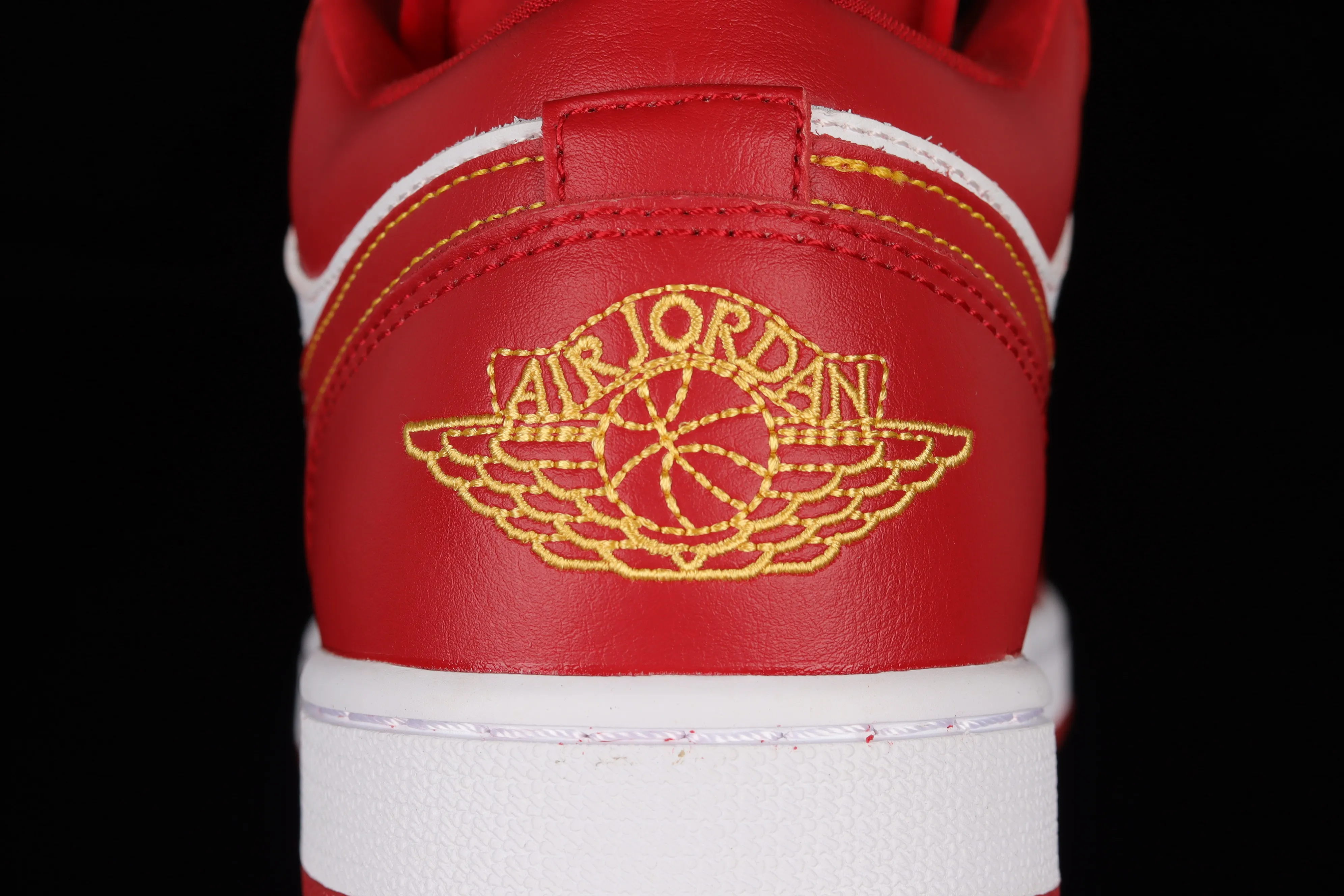 All categories Air Jordan Jordan series basketball shoes Air Jordan 1 Low Z version Air Jordan 1 Low AJ1 Joe 1 new white and red low-level basketball shoes 553560-607